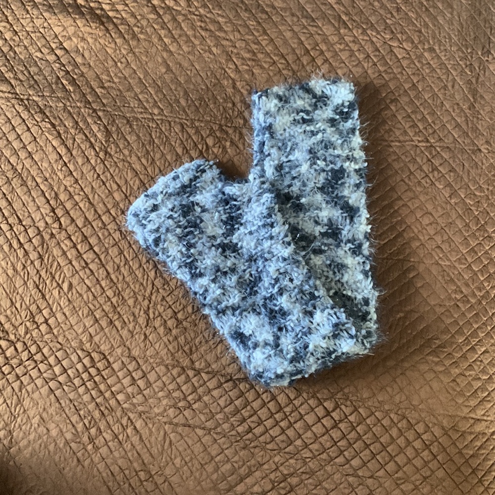 Scarfs - Picture 4 of 5